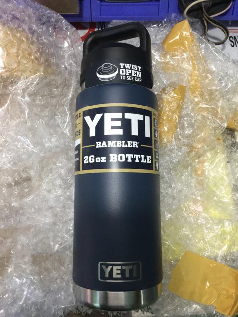 Bình giữ nhiệt yeti rambler 26oz - Bottle Chug Cap - Black